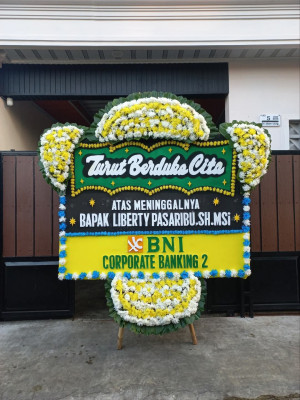Papan Bunga Duka di Padang Matinggi