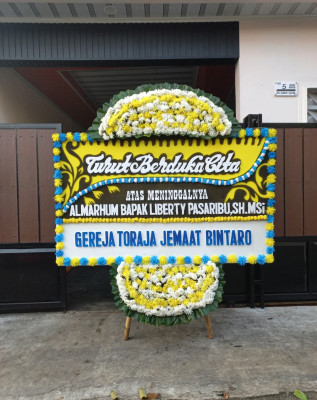 Papan Bunga Duka di Padang Matinggi