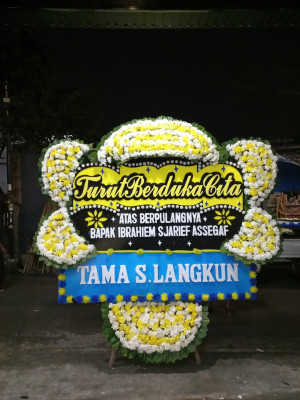 Papan Bunga Duka di Padang Matinggi
